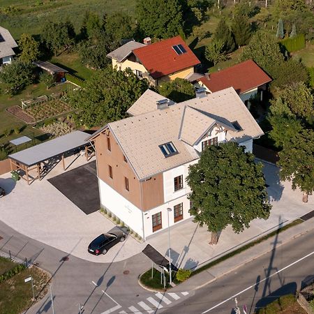 Kalan Boutique Stay Жировниця Екстер'єр фото